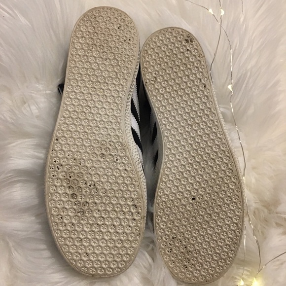 Adidas sneakers 🔥comes with free leggings🔥 - Picture 3 of 4